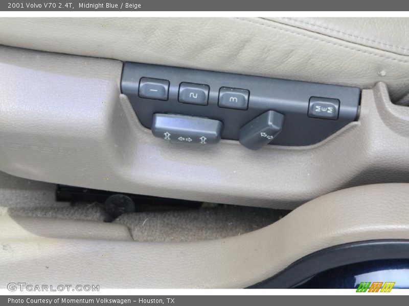 Midnight Blue / Beige 2001 Volvo V70 2.4T