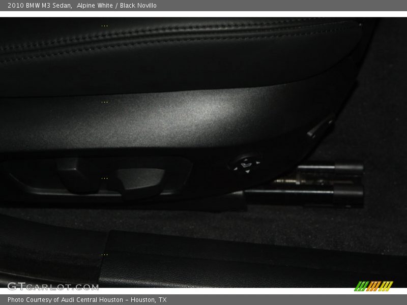 Alpine White / Black Novillo 2010 BMW M3 Sedan