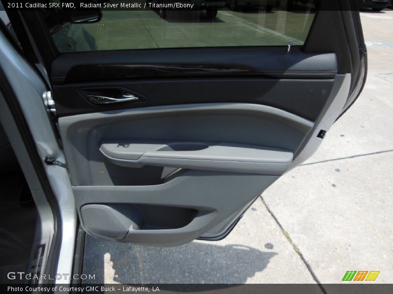 Radiant Silver Metallic / Titanium/Ebony 2011 Cadillac SRX FWD