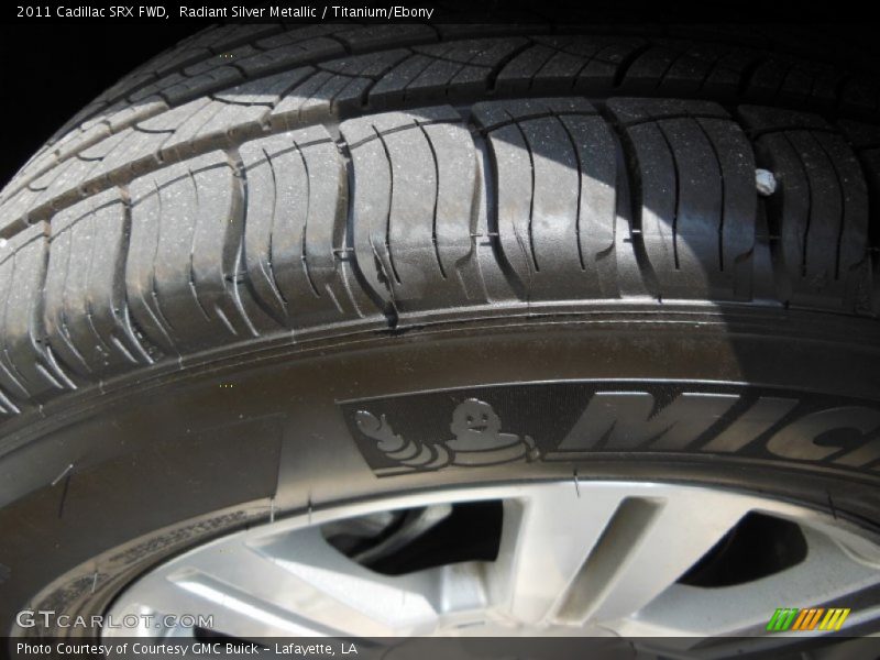 Radiant Silver Metallic / Titanium/Ebony 2011 Cadillac SRX FWD