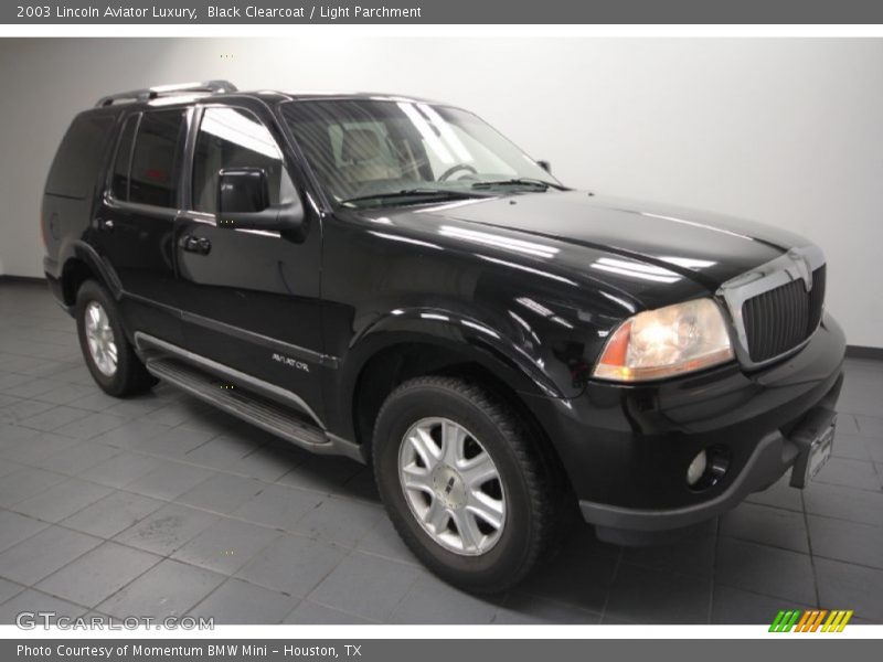 Black Clearcoat / Light Parchment 2003 Lincoln Aviator Luxury