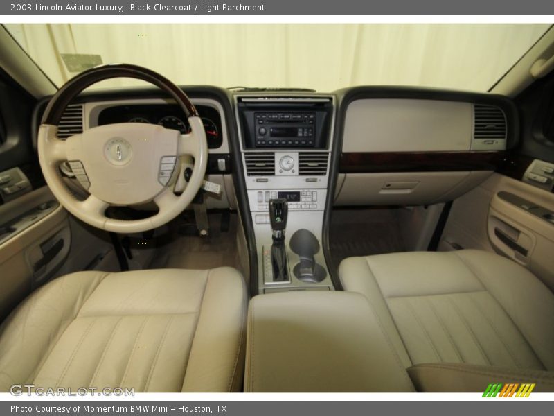 Black Clearcoat / Light Parchment 2003 Lincoln Aviator Luxury