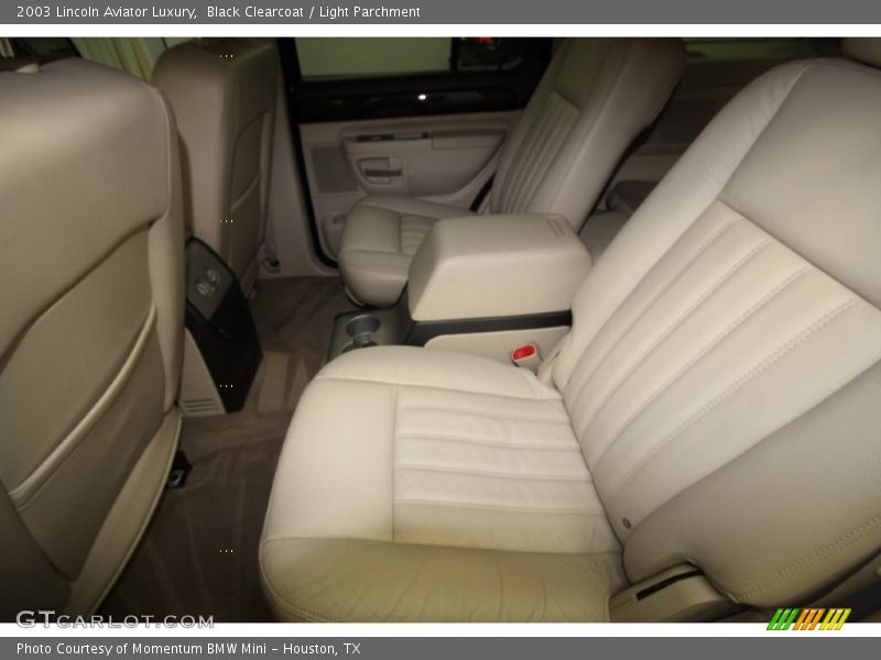 Black Clearcoat / Light Parchment 2003 Lincoln Aviator Luxury