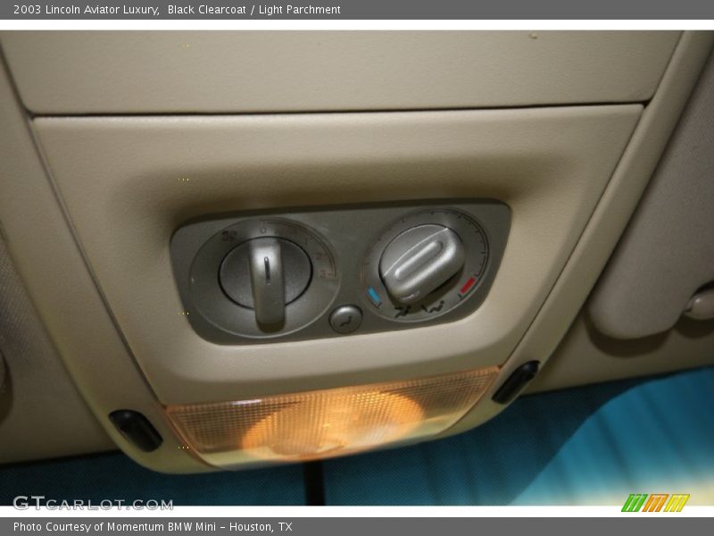 Black Clearcoat / Light Parchment 2003 Lincoln Aviator Luxury