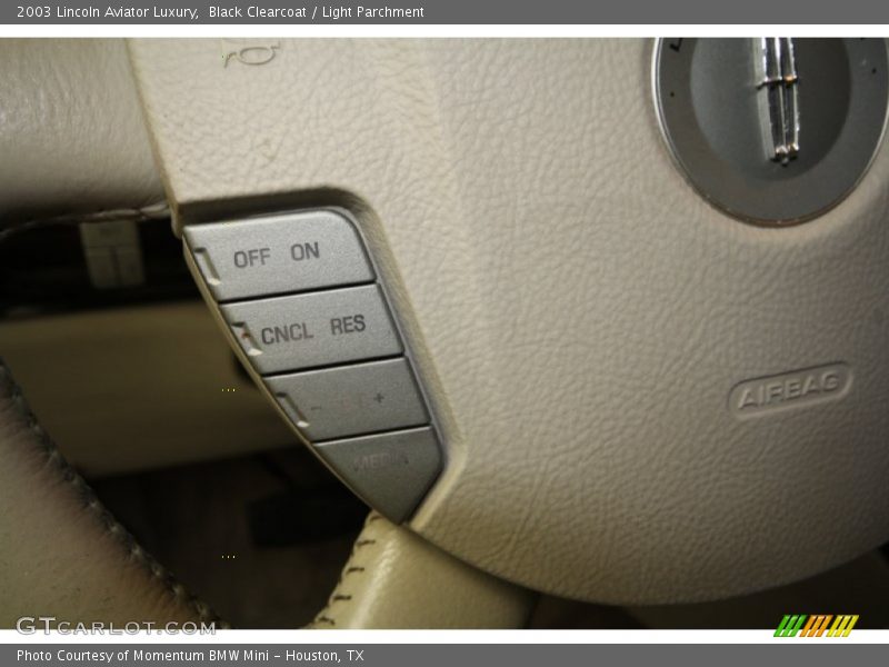 Black Clearcoat / Light Parchment 2003 Lincoln Aviator Luxury