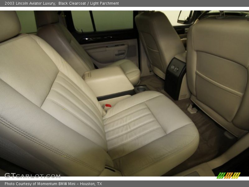 Black Clearcoat / Light Parchment 2003 Lincoln Aviator Luxury