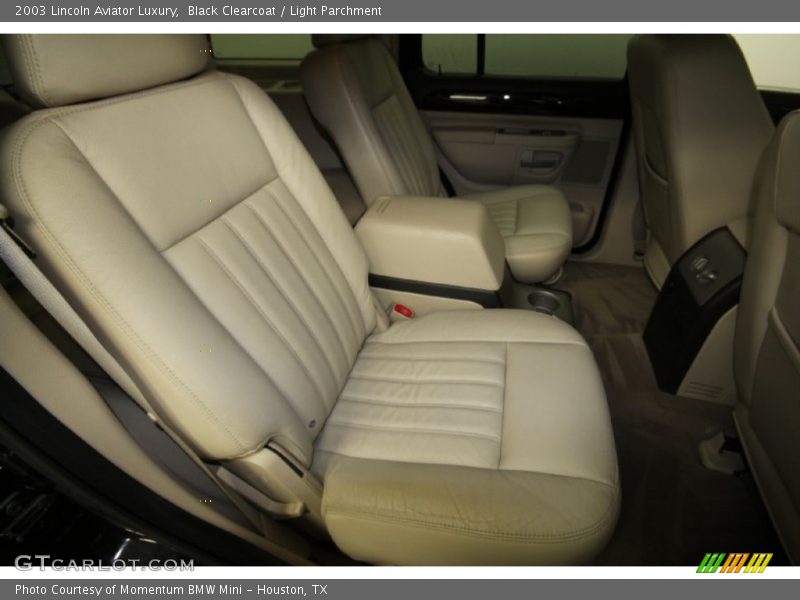 Black Clearcoat / Light Parchment 2003 Lincoln Aviator Luxury