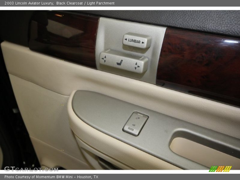 Black Clearcoat / Light Parchment 2003 Lincoln Aviator Luxury