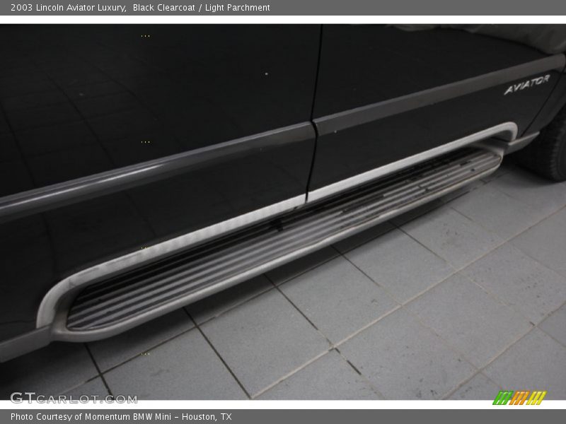 Black Clearcoat / Light Parchment 2003 Lincoln Aviator Luxury