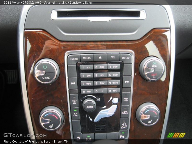 Seashell Metallic / Sandstone Beige 2012 Volvo XC70 3.2 AWD