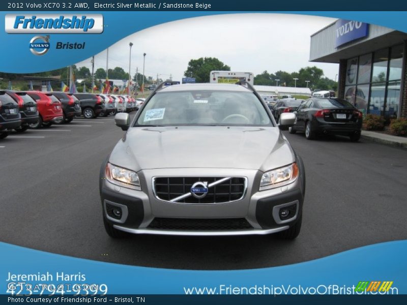 Electric Silver Metallic / Sandstone Beige 2012 Volvo XC70 3.2 AWD