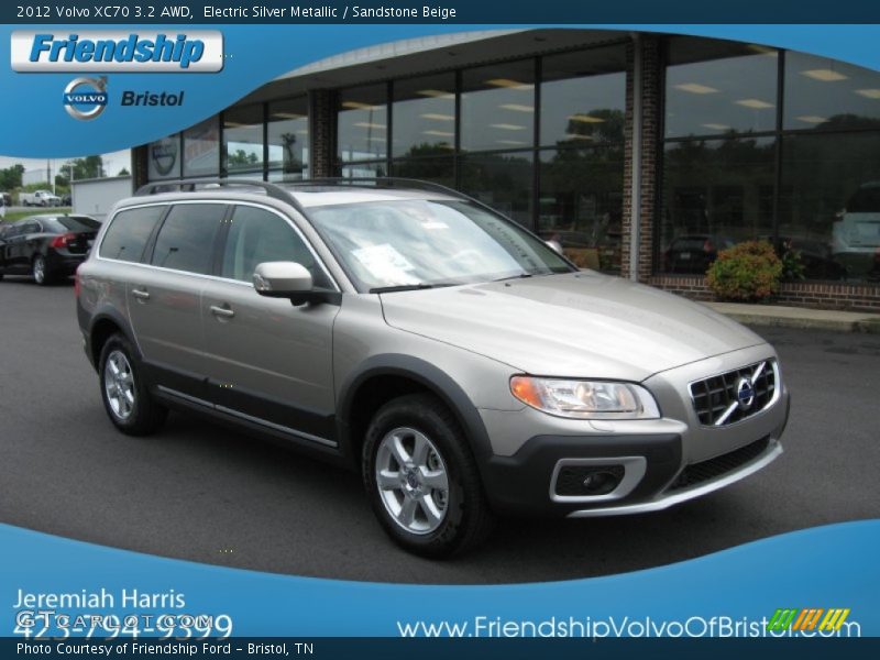 Electric Silver Metallic / Sandstone Beige 2012 Volvo XC70 3.2 AWD