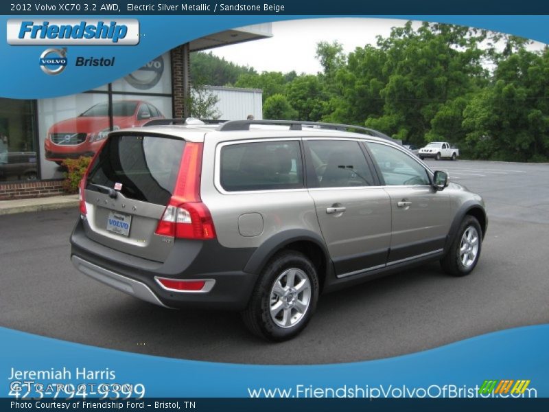 Electric Silver Metallic / Sandstone Beige 2012 Volvo XC70 3.2 AWD