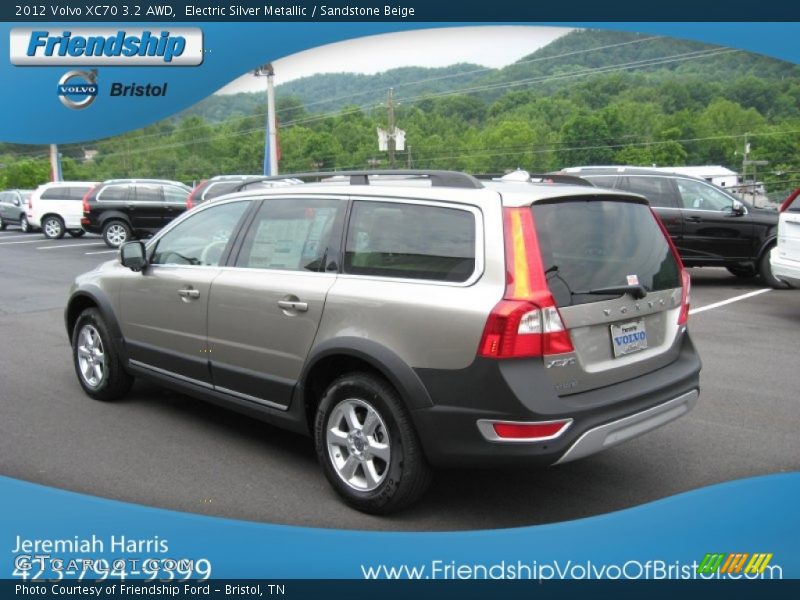 Electric Silver Metallic / Sandstone Beige 2012 Volvo XC70 3.2 AWD