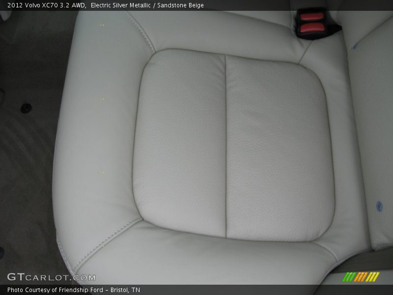 Electric Silver Metallic / Sandstone Beige 2012 Volvo XC70 3.2 AWD