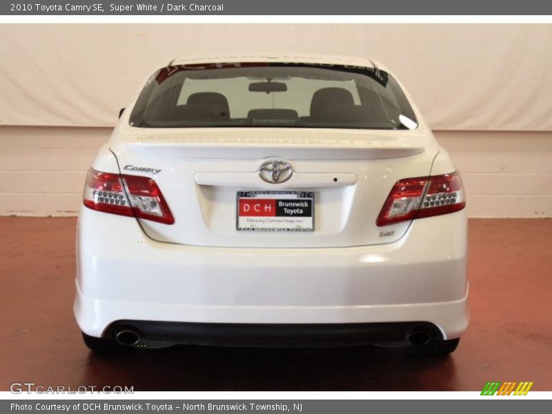 Super White / Dark Charcoal 2010 Toyota Camry SE