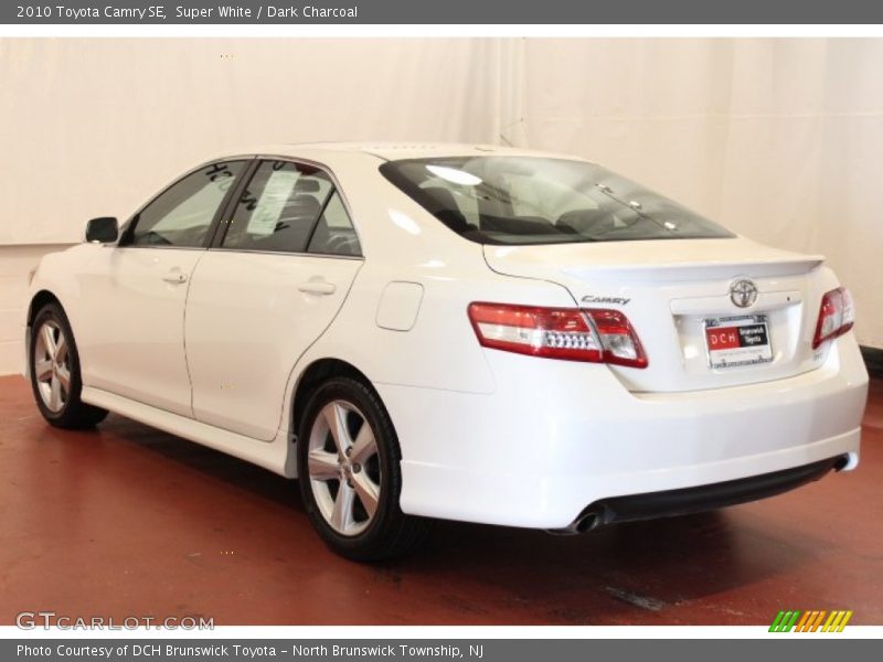 Super White / Dark Charcoal 2010 Toyota Camry SE