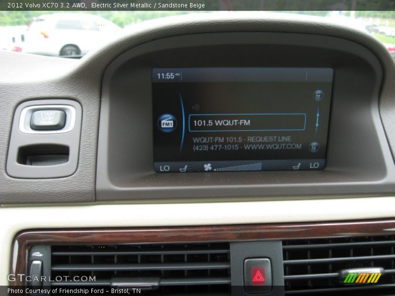 Electric Silver Metallic / Sandstone Beige 2012 Volvo XC70 3.2 AWD