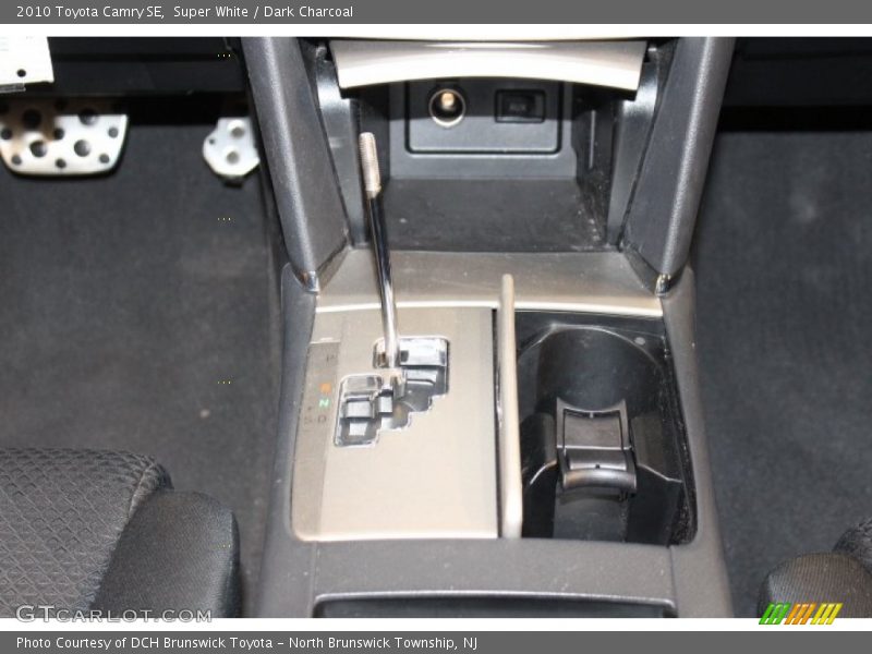 Super White / Dark Charcoal 2010 Toyota Camry SE
