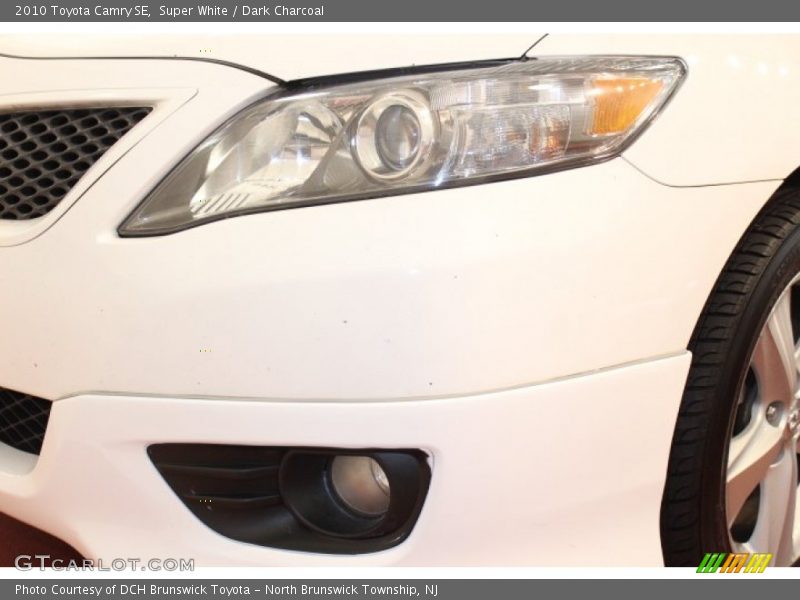 Super White / Dark Charcoal 2010 Toyota Camry SE