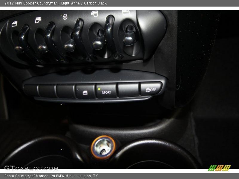 Light White / Carbon Black 2012 Mini Cooper Countryman