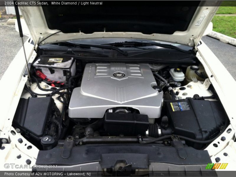White Diamond / Light Neutral 2004 Cadillac CTS Sedan