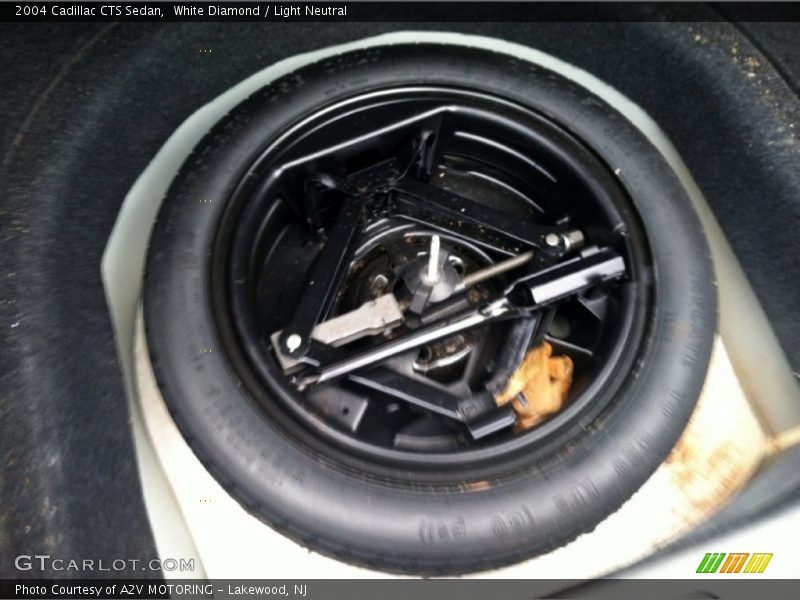 White Diamond / Light Neutral 2004 Cadillac CTS Sedan