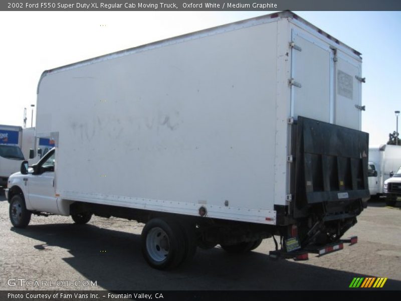 Oxford White / Medium Graphite 2002 Ford F550 Super Duty XL Regular Cab Moving Truck