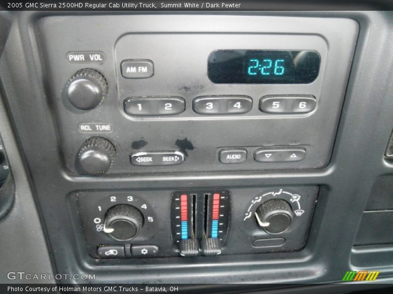 Summit White / Dark Pewter 2005 GMC Sierra 2500HD Regular Cab Utility Truck