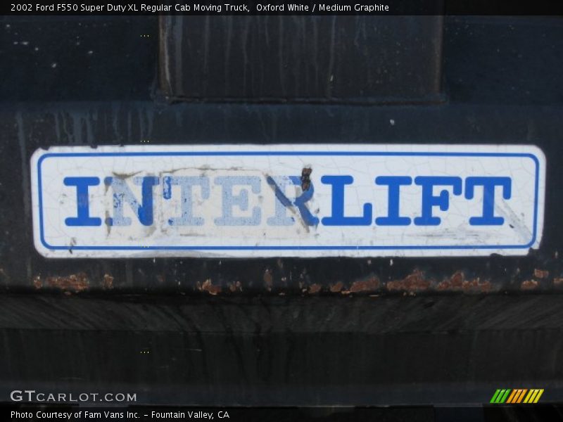Oxford White / Medium Graphite 2002 Ford F550 Super Duty XL Regular Cab Moving Truck