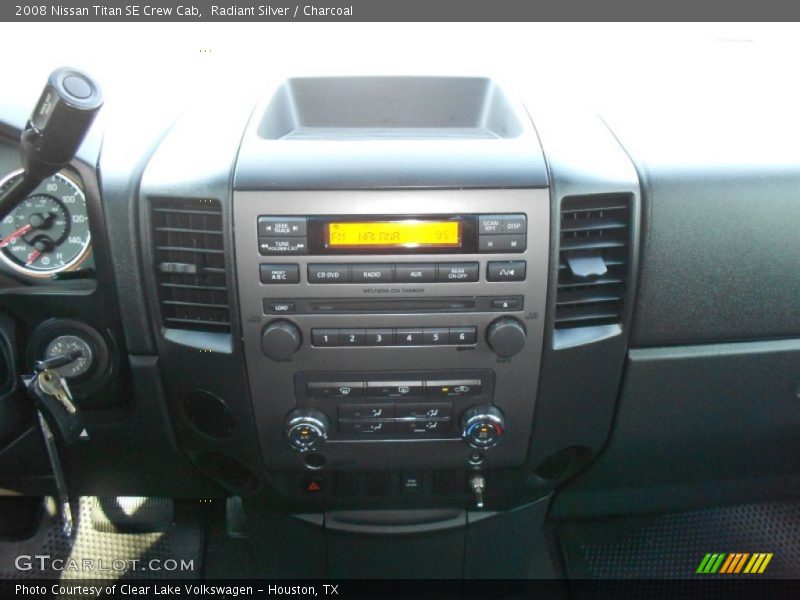 Radiant Silver / Charcoal 2008 Nissan Titan SE Crew Cab