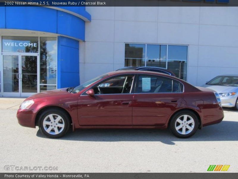 Nouveau Ruby / Charcoal Black 2002 Nissan Altima 2.5 S