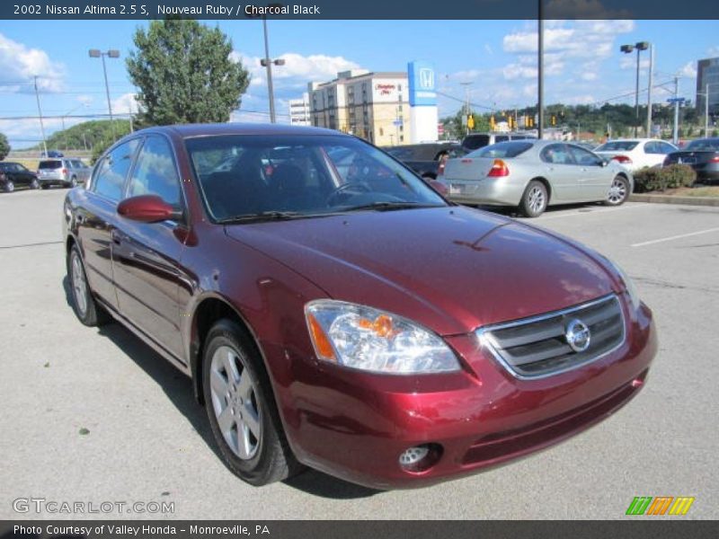 Nouveau Ruby / Charcoal Black 2002 Nissan Altima 2.5 S
