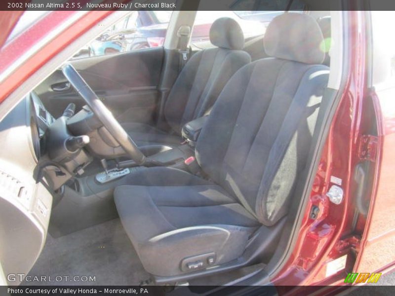 Nouveau Ruby / Charcoal Black 2002 Nissan Altima 2.5 S