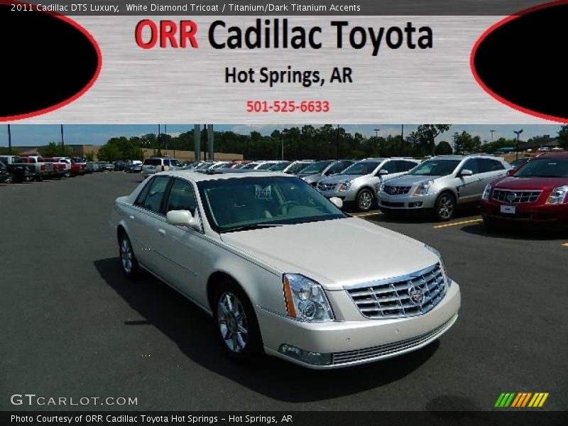 White Diamond Tricoat / Titanium/Dark Titanium Accents 2011 Cadillac DTS Luxury