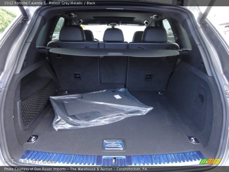  2012 Cayenne S Trunk