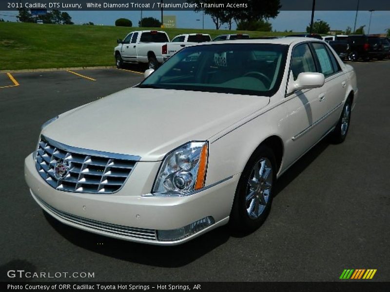 White Diamond Tricoat / Titanium/Dark Titanium Accents 2011 Cadillac DTS Luxury