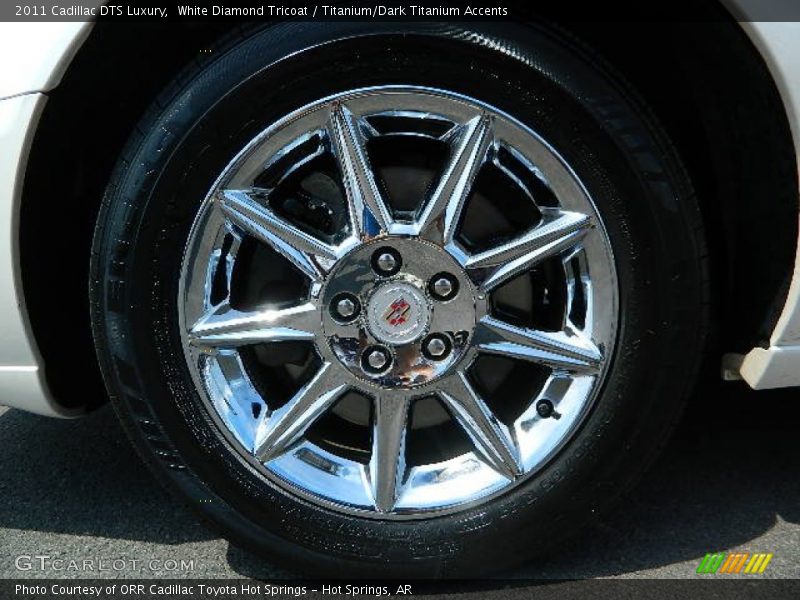 White Diamond Tricoat / Titanium/Dark Titanium Accents 2011 Cadillac DTS Luxury