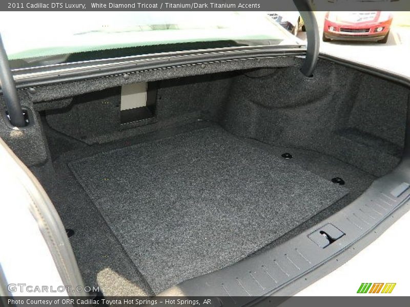 White Diamond Tricoat / Titanium/Dark Titanium Accents 2011 Cadillac DTS Luxury