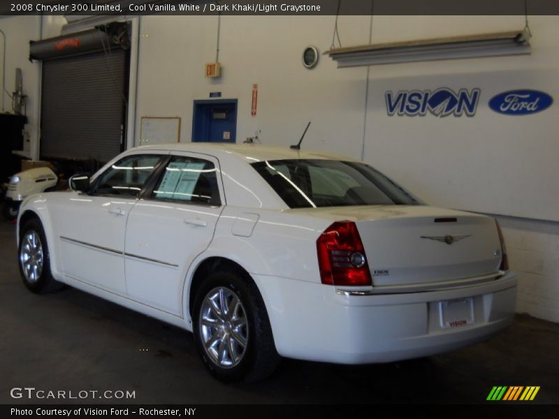 Cool Vanilla White / Dark Khaki/Light Graystone 2008 Chrysler 300 Limited