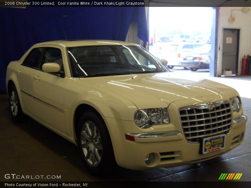 Cool Vanilla White / Dark Khaki/Light Graystone 2008 Chrysler 300 Limited