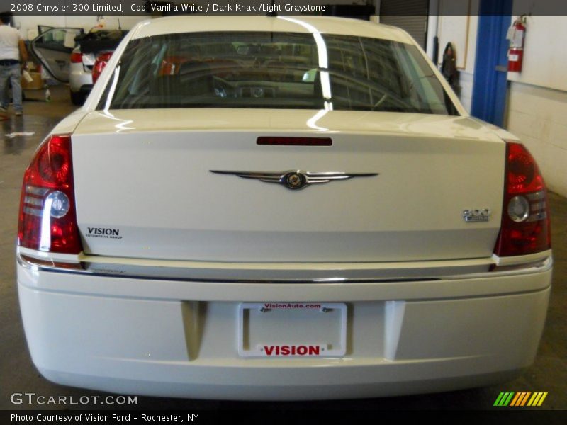 Cool Vanilla White / Dark Khaki/Light Graystone 2008 Chrysler 300 Limited