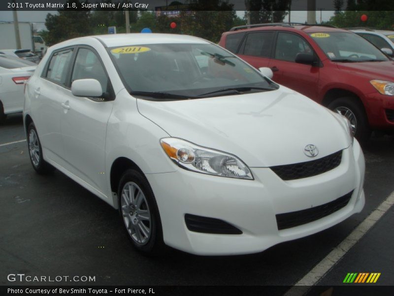 Super White / Ash Gray 2011 Toyota Matrix 1.8