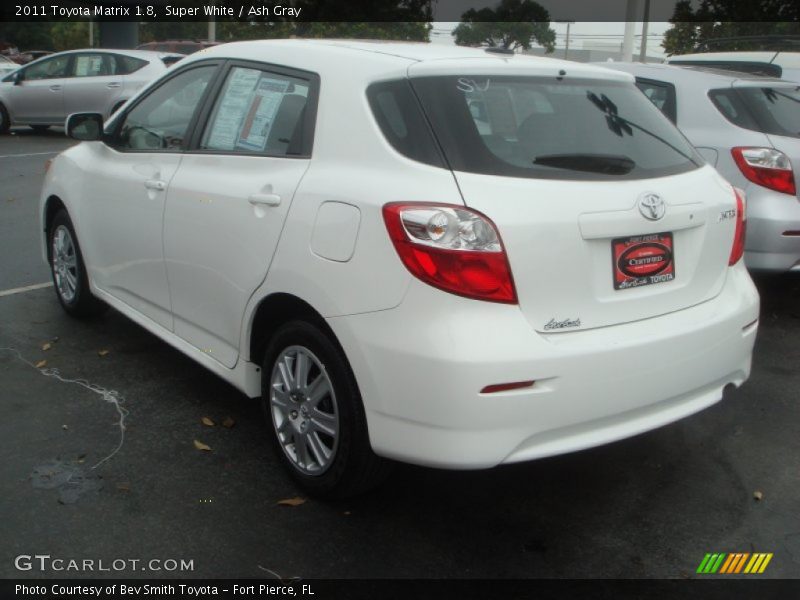 Super White / Ash Gray 2011 Toyota Matrix 1.8