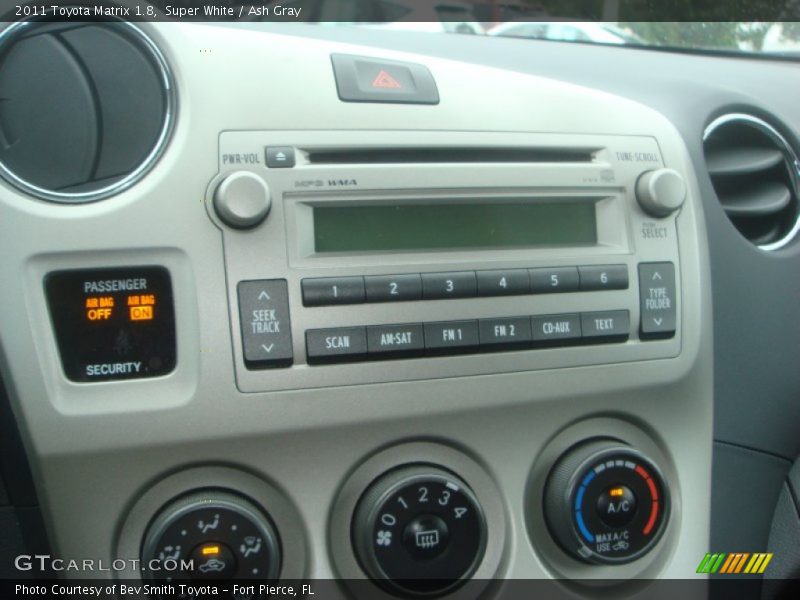 Super White / Ash Gray 2011 Toyota Matrix 1.8