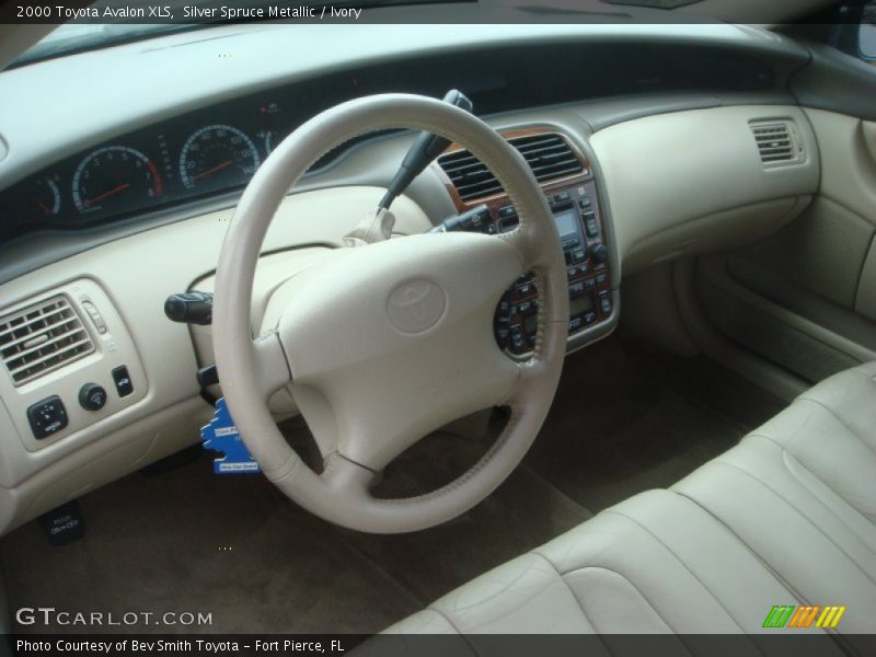 Silver Spruce Metallic / Ivory 2000 Toyota Avalon XLS