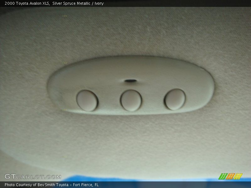 Silver Spruce Metallic / Ivory 2000 Toyota Avalon XLS