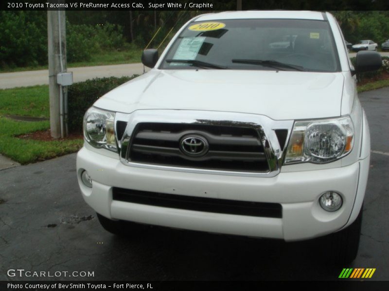 Super White / Graphite 2010 Toyota Tacoma V6 PreRunner Access Cab