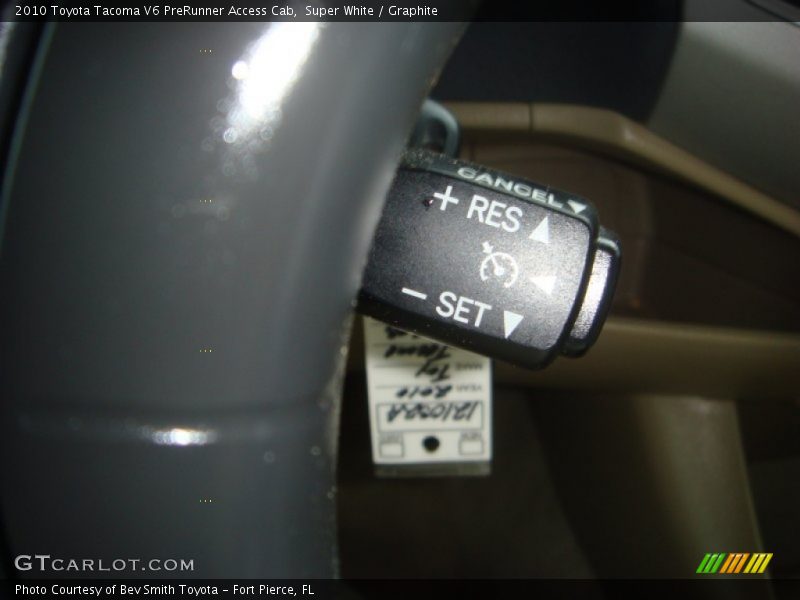 Super White / Graphite 2010 Toyota Tacoma V6 PreRunner Access Cab