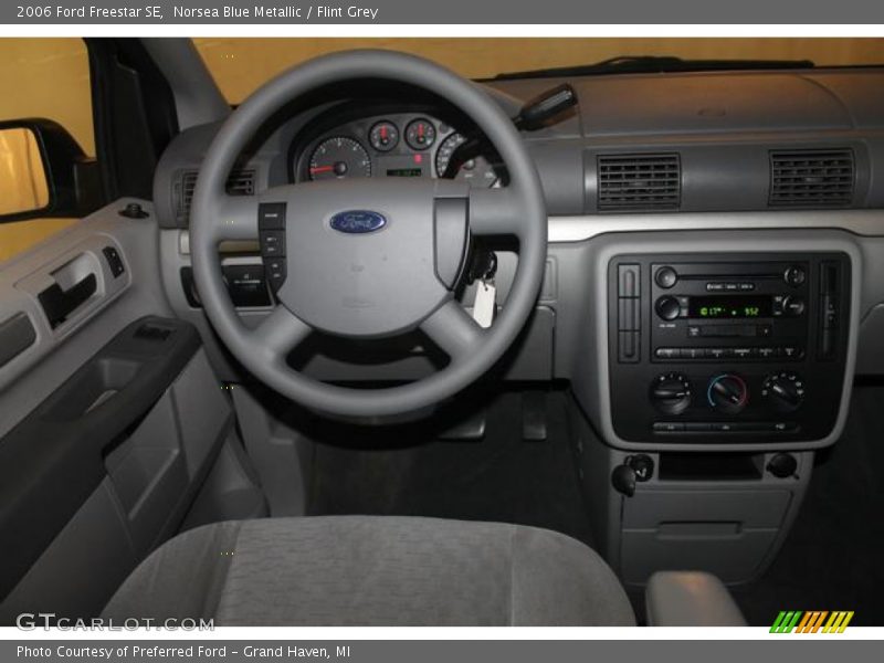 Norsea Blue Metallic / Flint Grey 2006 Ford Freestar SE